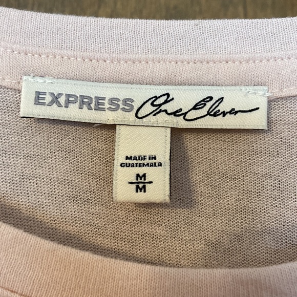 Women’s tee - Picture 3 of 4